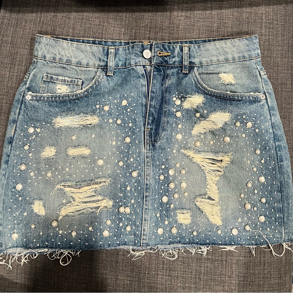 zara size M never worn pearl denim skirt